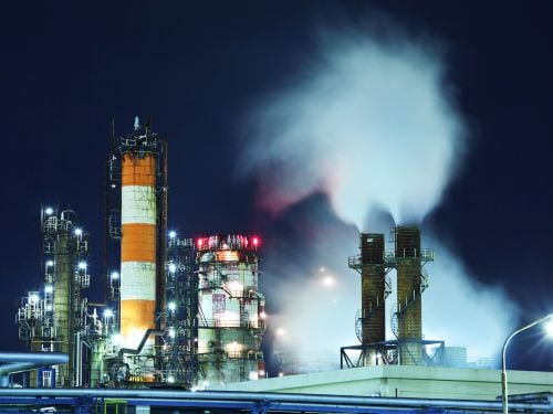 Refining Resilience in the Eye of Regulatory Uncertainty